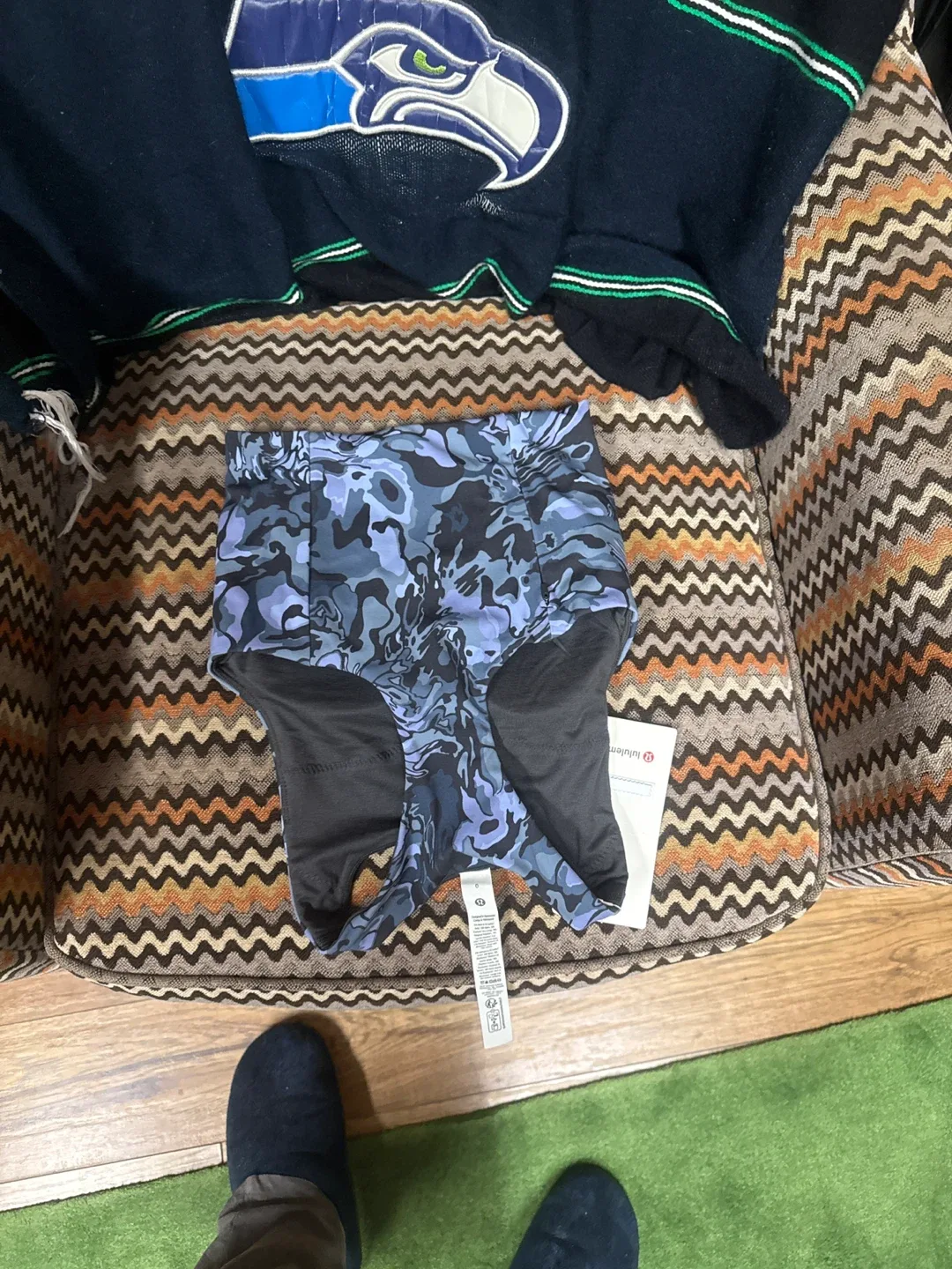 Lululemon Swift Speed Cropped Tank Top - Size 0 image indicator(2)