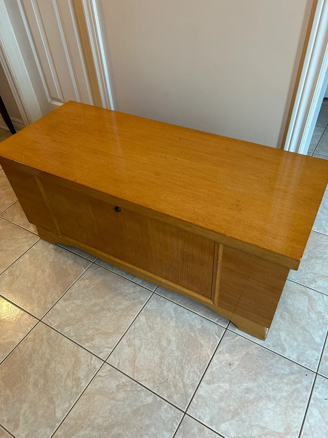 Lane Cedar Chest - Genuine Aroma-Tight Storage image indicator(2)