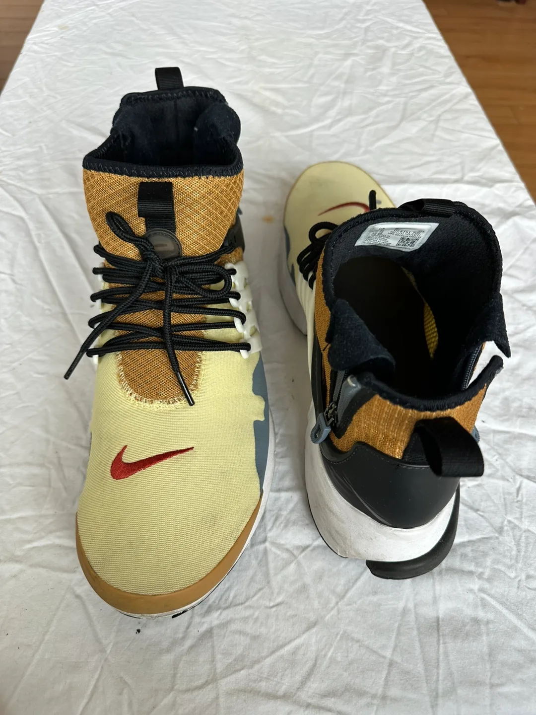 Nike Air Presto Mid Utility Shoes, Size 12 thumbnail