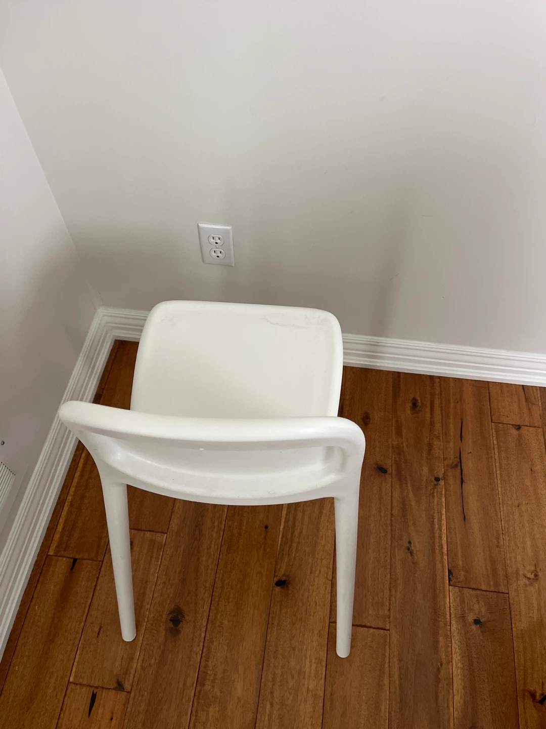 Urban Outfitters White Chair - photo 5