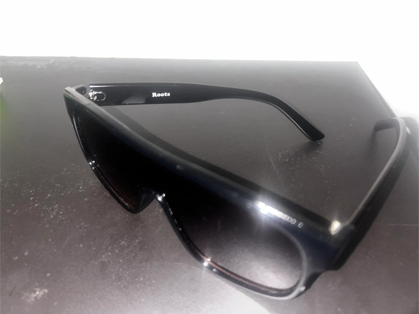 Roots Black Sunglasses image indicator(2)