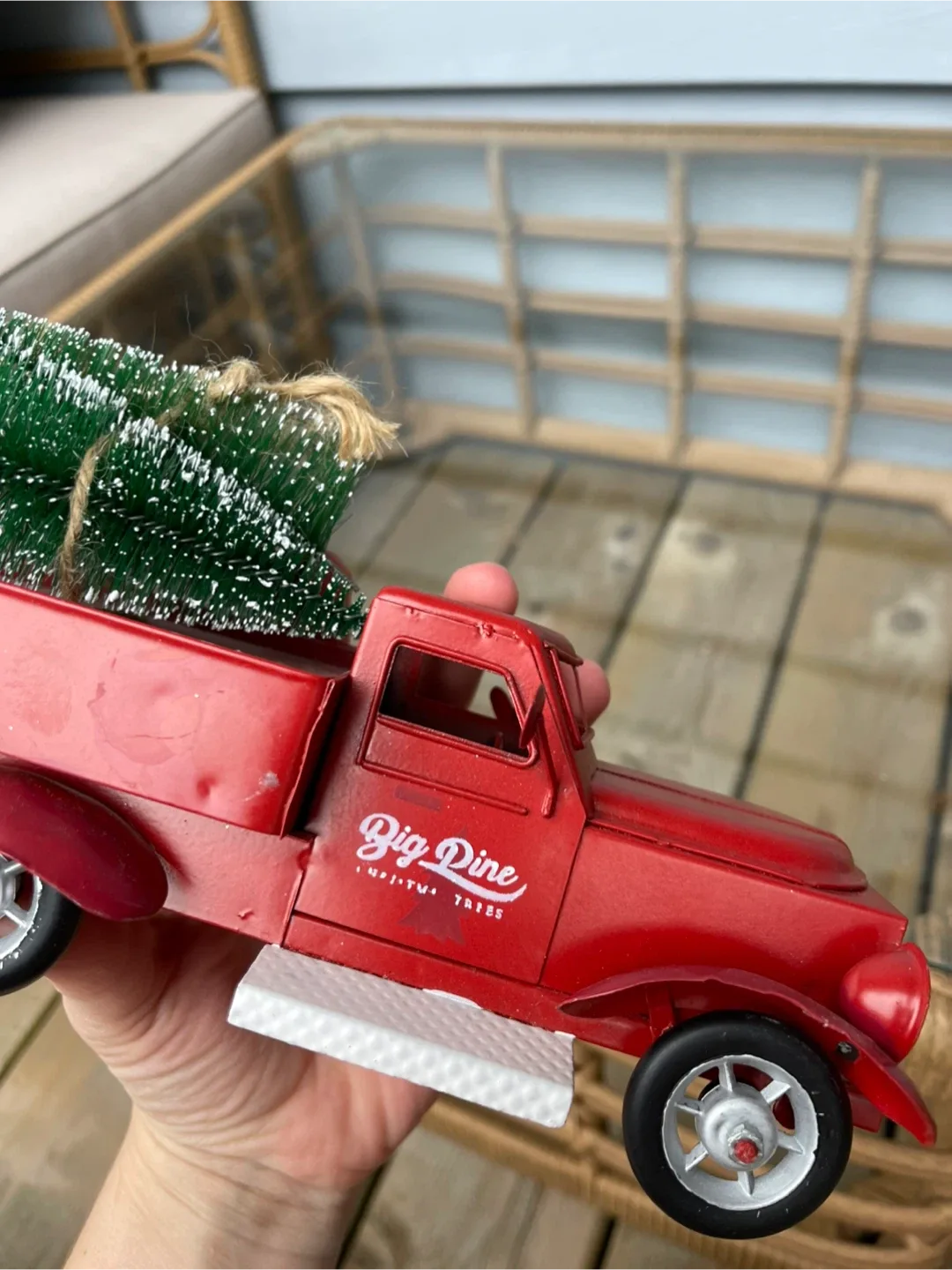 Big Dime Red Christmas Truck image indicator(3)