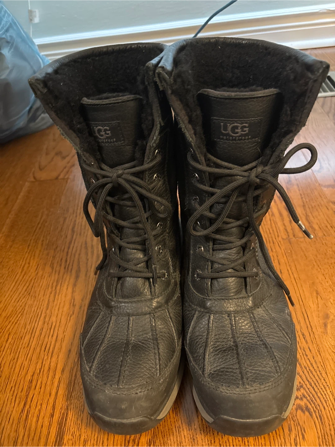 UGG winter  Boot, Black, Size 9.5