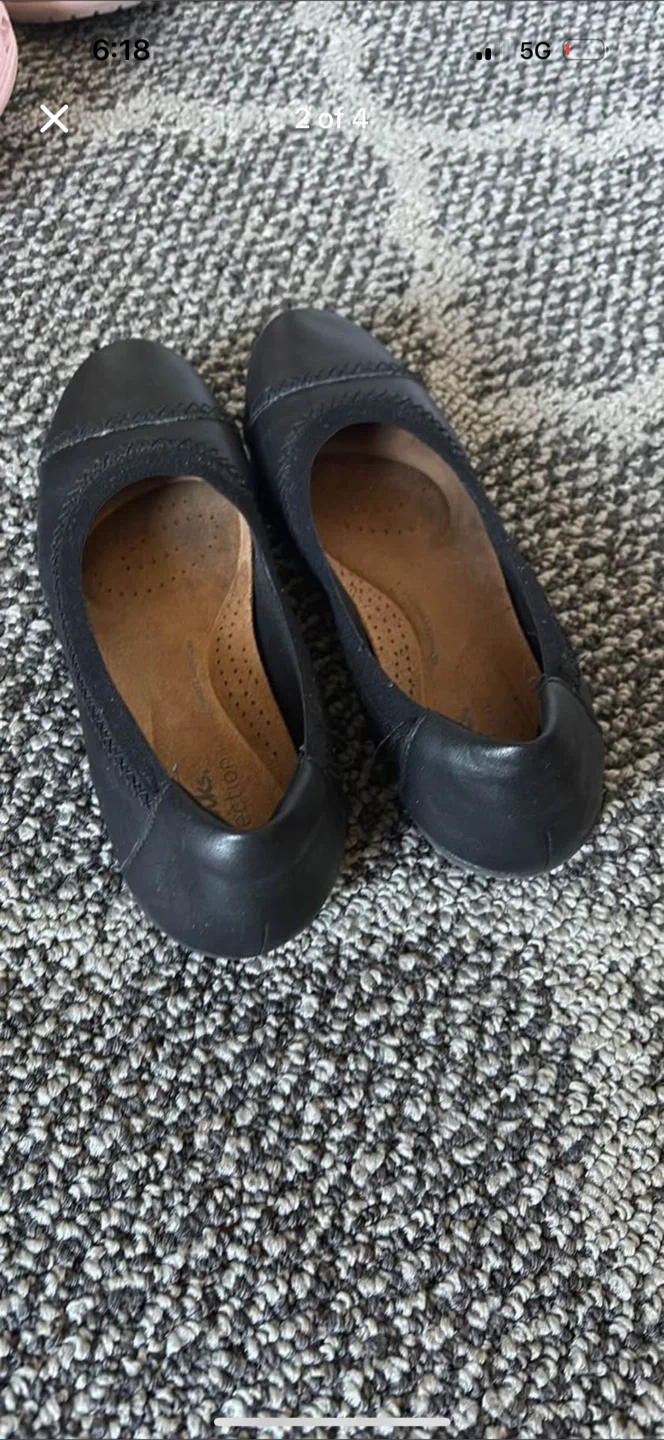 Clarks Black Leather Ballet Flats - photo 2