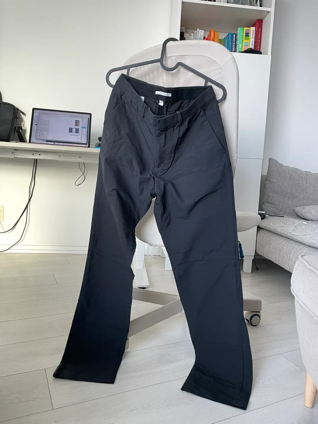 Calvin kleinBlack Ankle Pants size 32 image indicator(2)