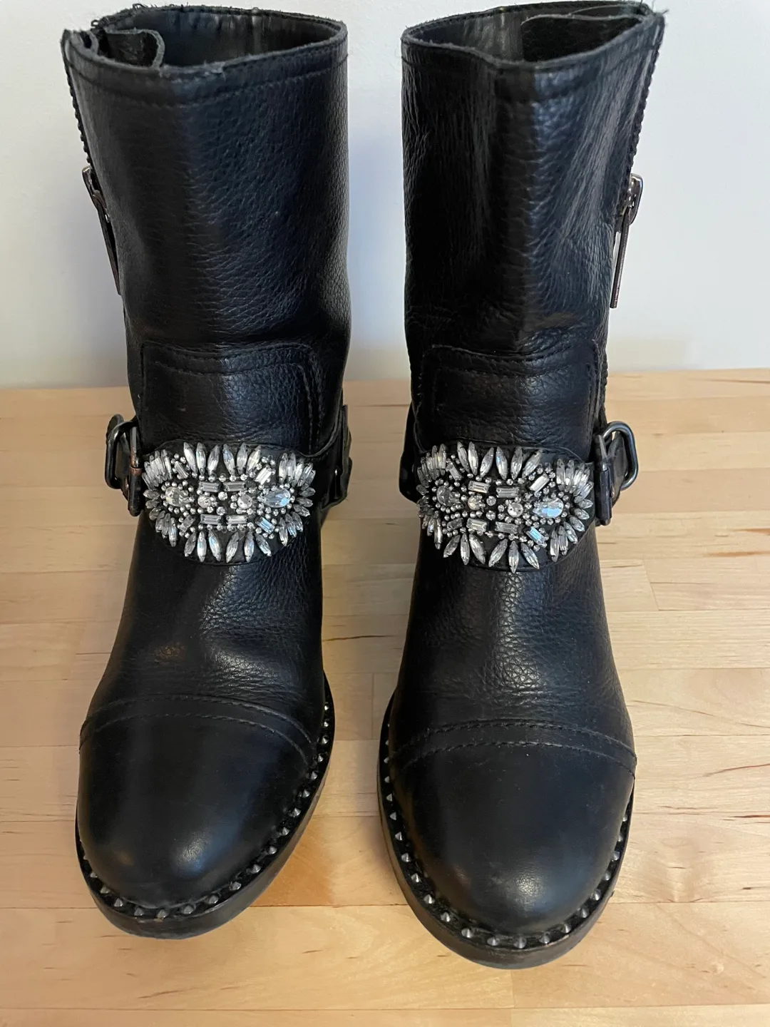 Gianni Bini Black Leather Boots thumbnail