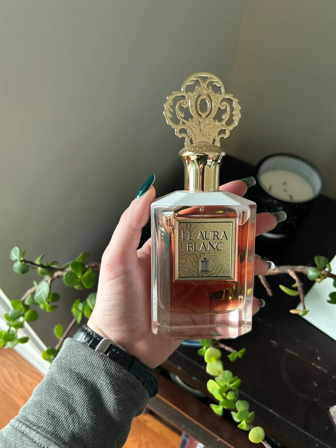 LE AURA BLANC Perfume thumbnail