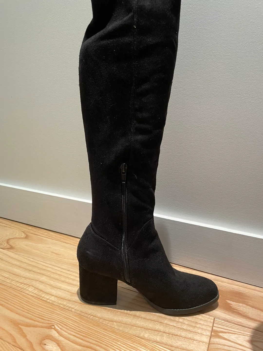 Black Suede Over-the-Knee Boots Sz 5 image indicator(3)