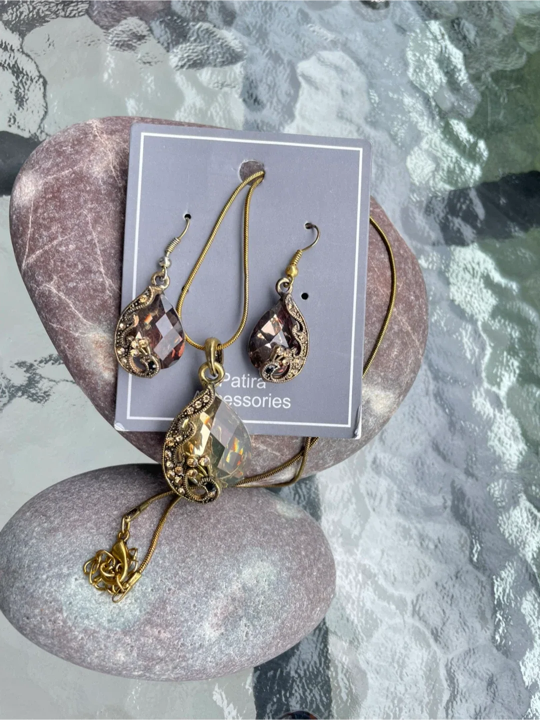 Patira Accessories Necklace & Earring Set thumbnail