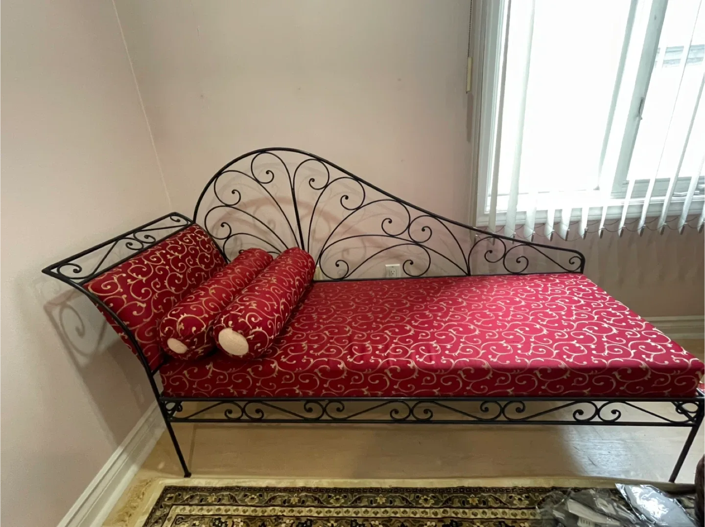 Elegant Metal Frame Chaise Lounge with Pillows image indicator(2)