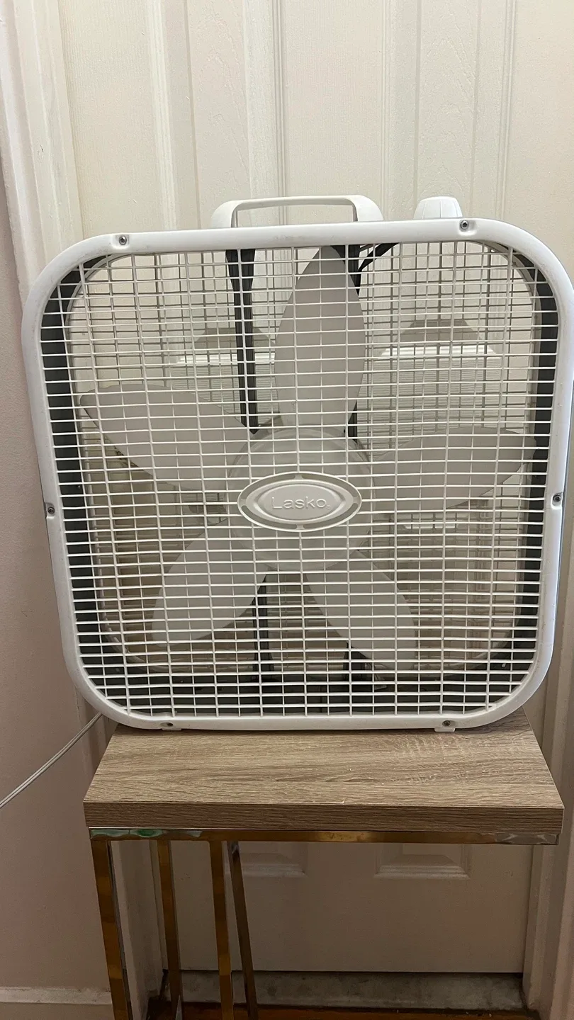 Lasko 20” Square Box Fan thumbnail