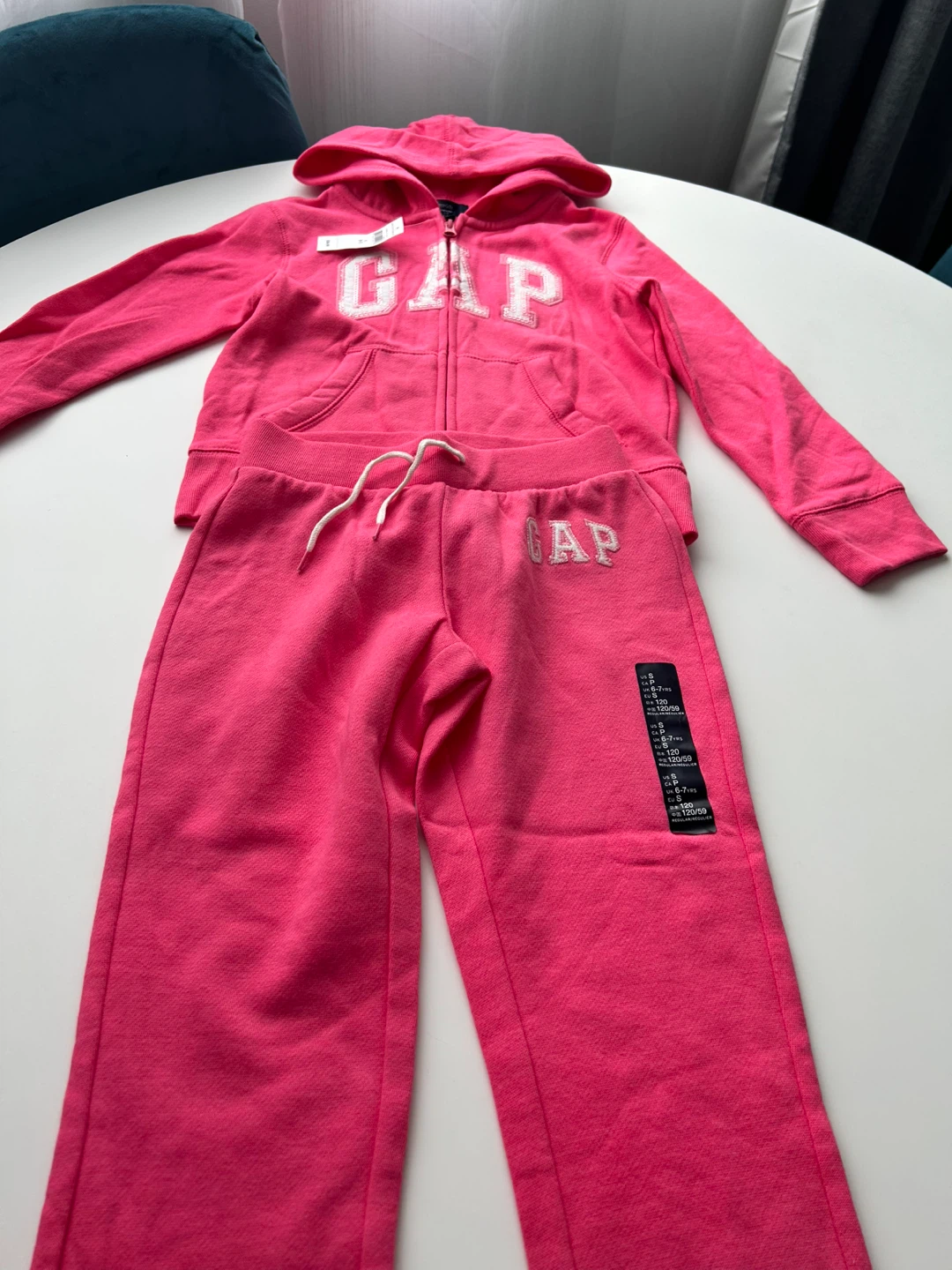 New GAP Kids Pink Hoodie & Sweatpants Set - Size S (6-7)