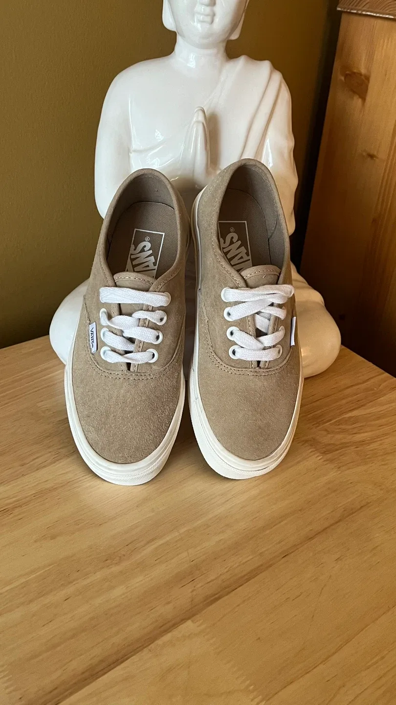 Vans Suede Sneakers thumbnail