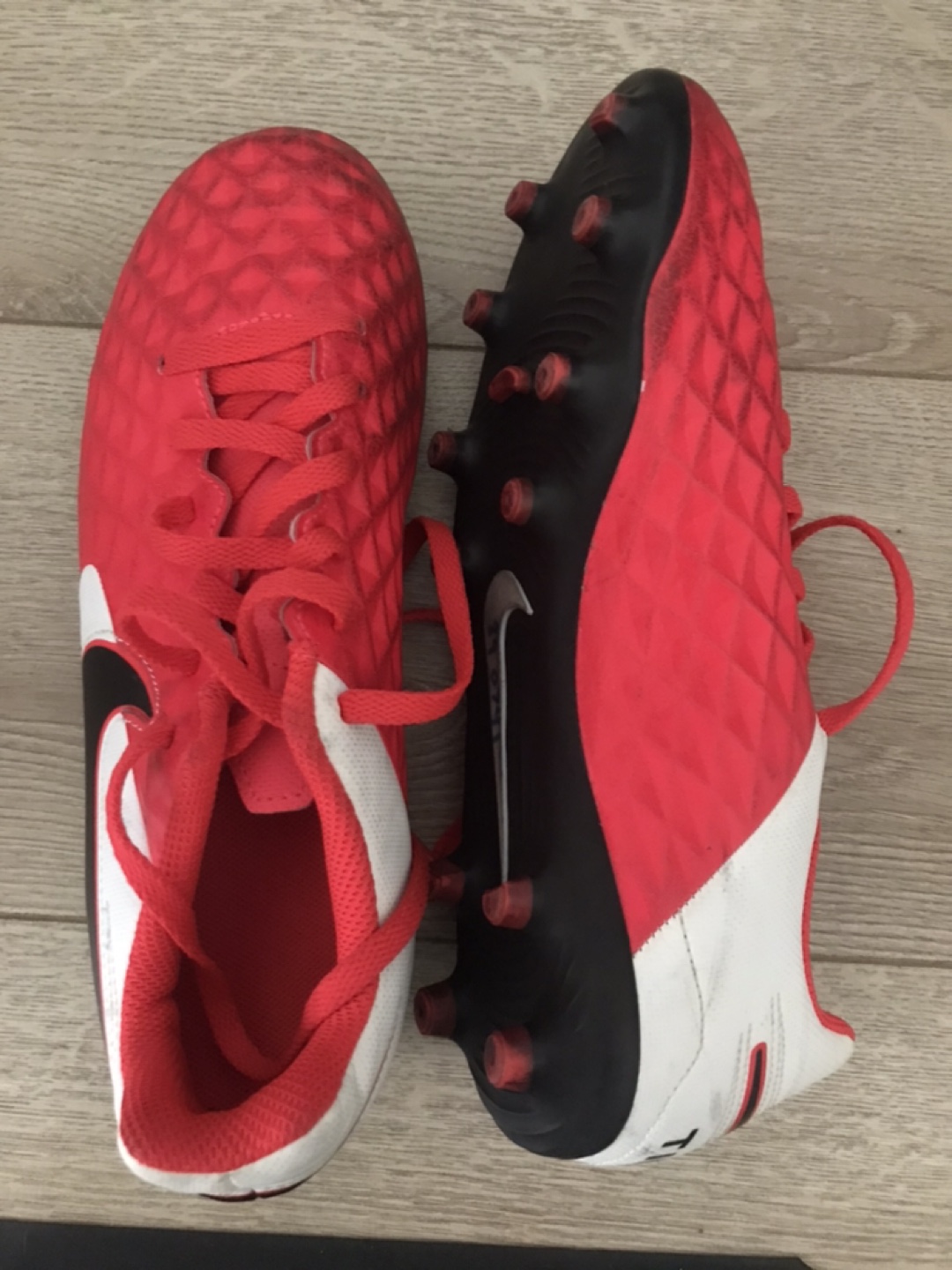 Nike Jr. Tiempo Legend 8 Club FG/MG Soccer Cleats - Size 5Y - photo 2