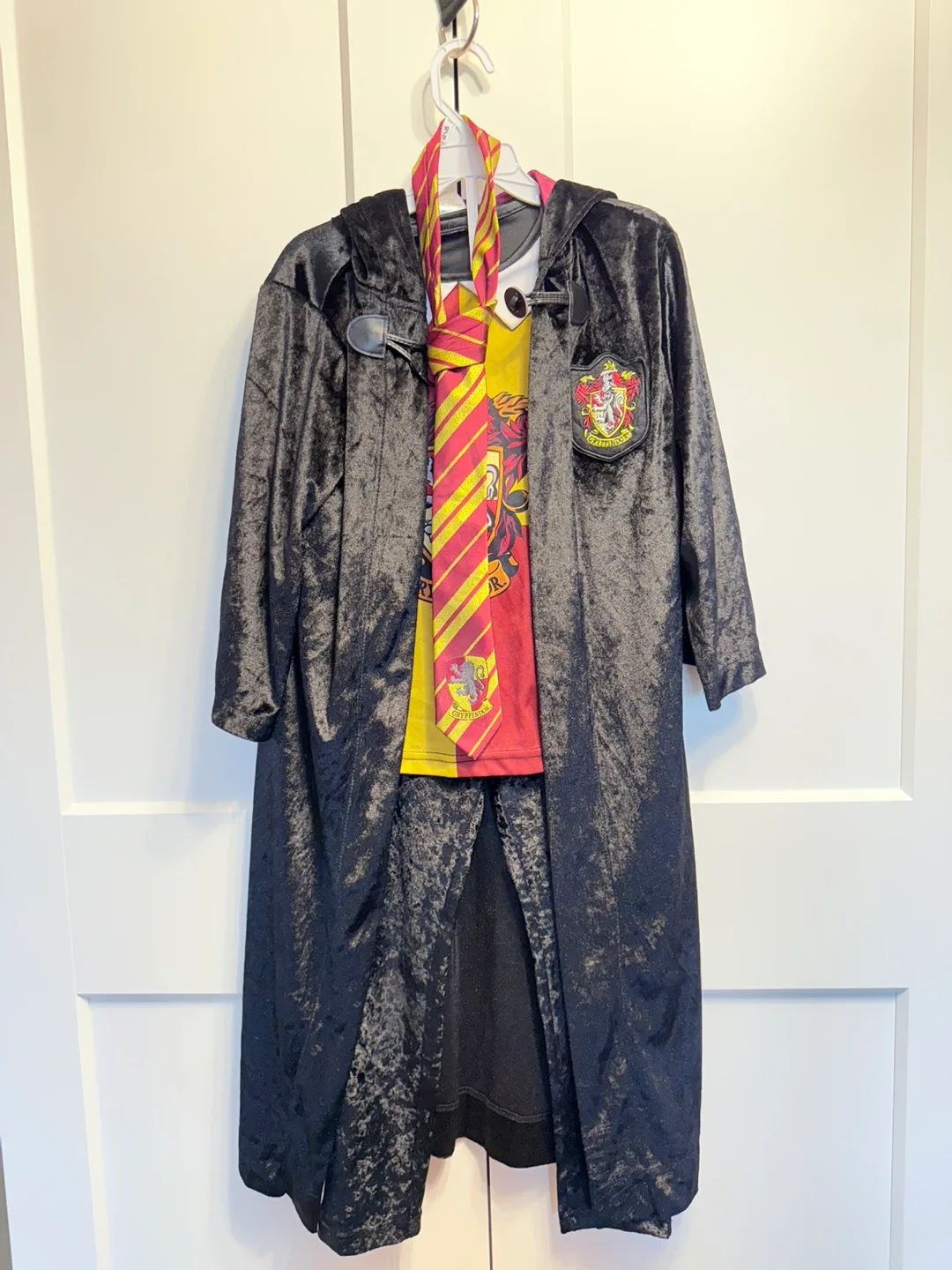 Harry Potter Gryffindor Robe Costume Set of 4- Size 7-8 years