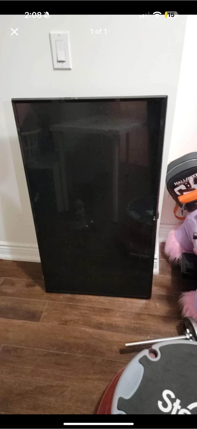 LG TV 43” thumbnail