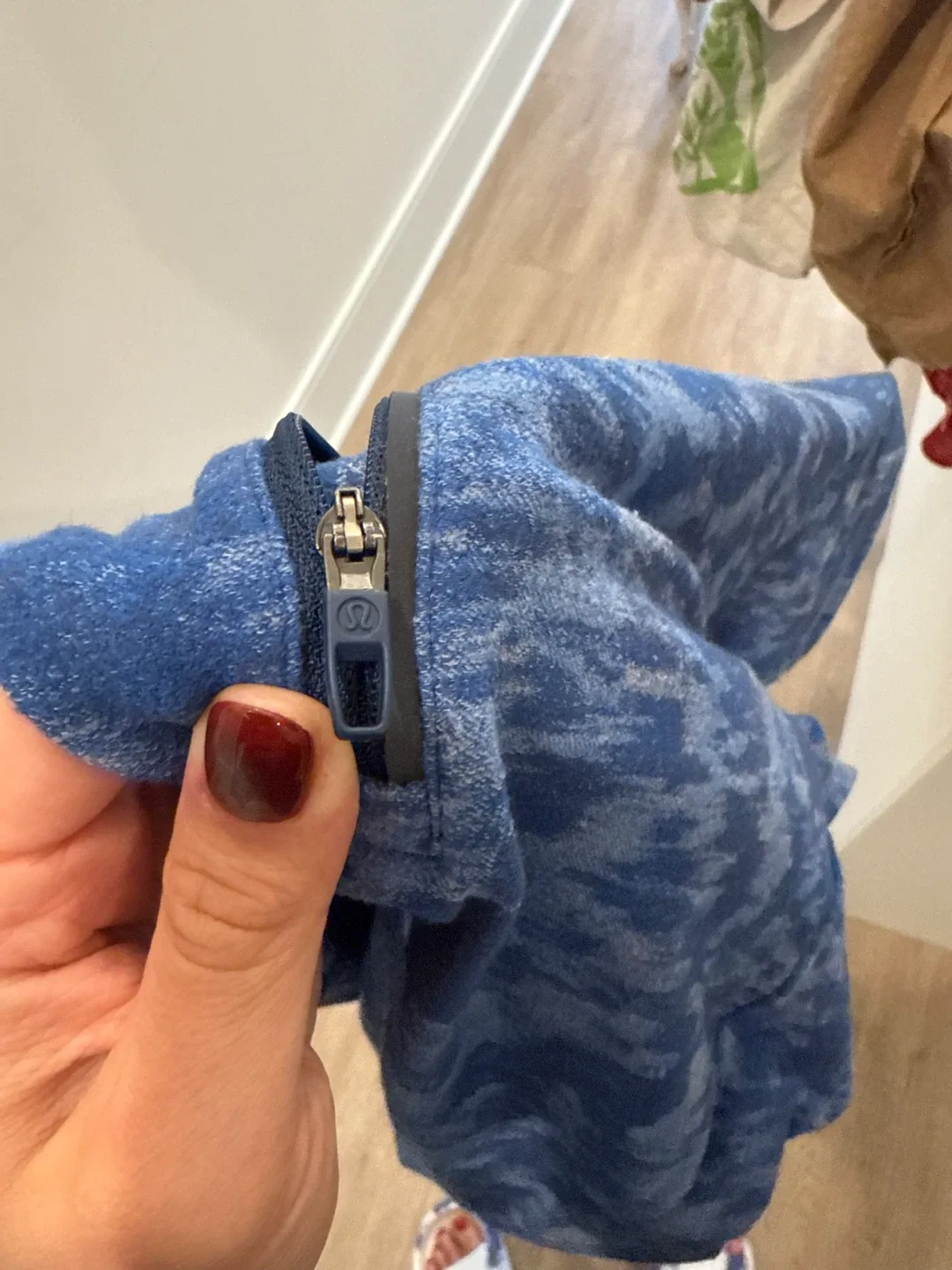 Lululemon women’s Half-Zip Pullover Size L image indicator(2)