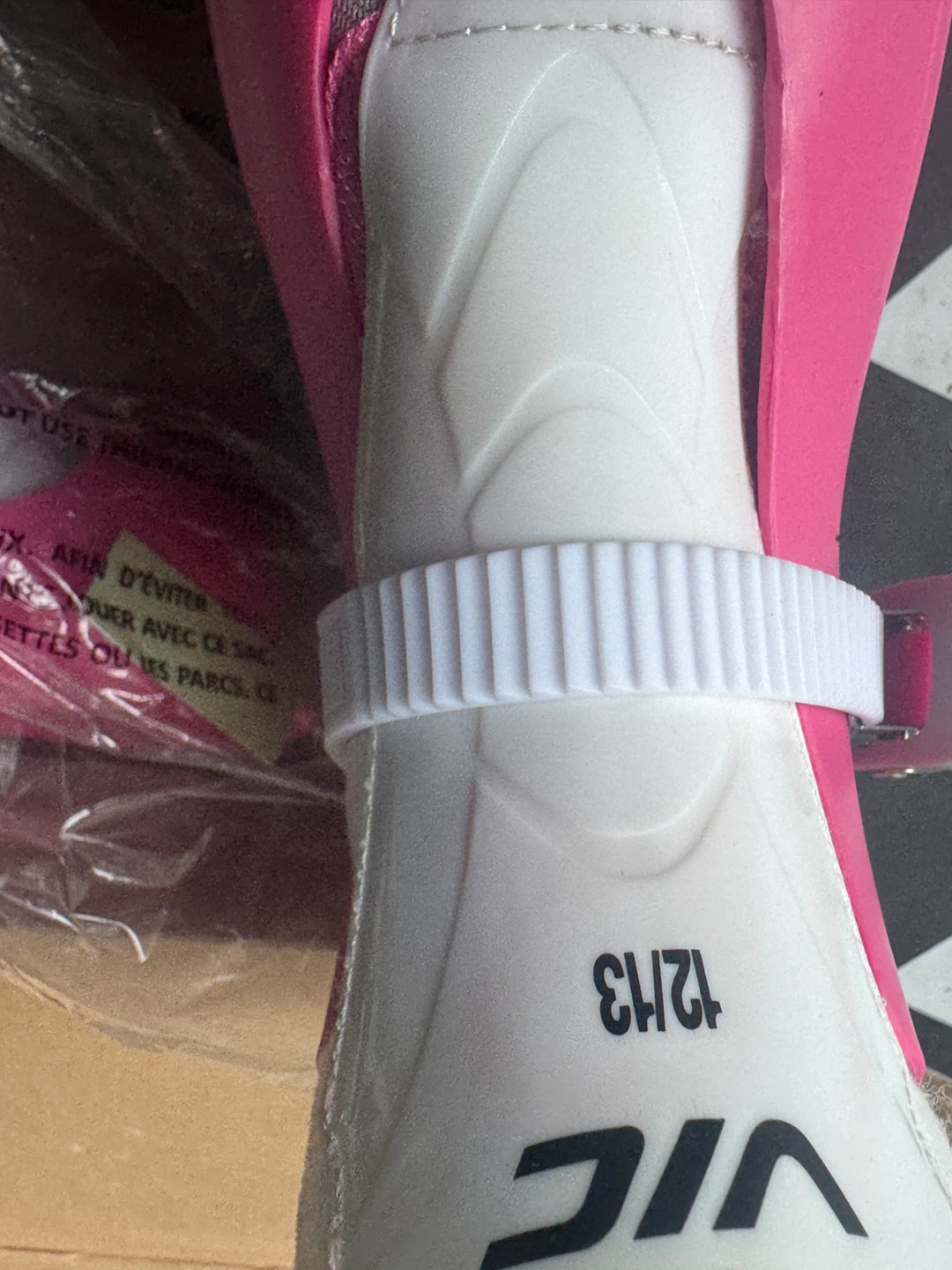 New VIC Lil Pro Girl's Ice Skates Y8-9 - photo 3