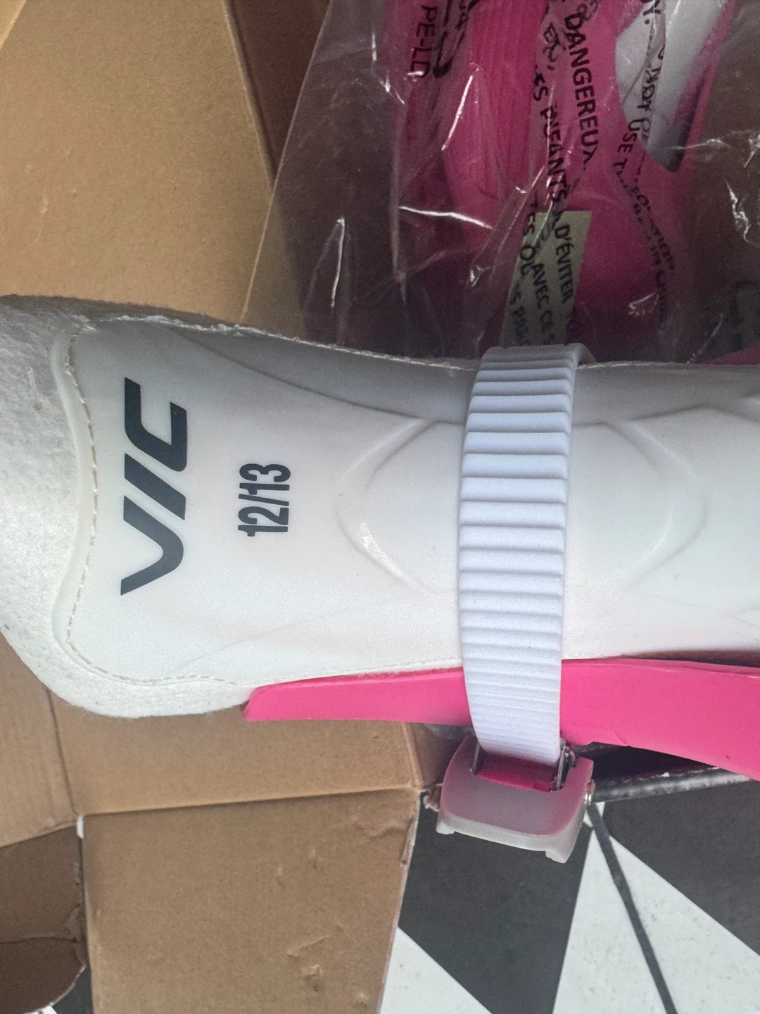 New VIC Lil Pro Girl's Ice Skates Y8-9 - photo 2