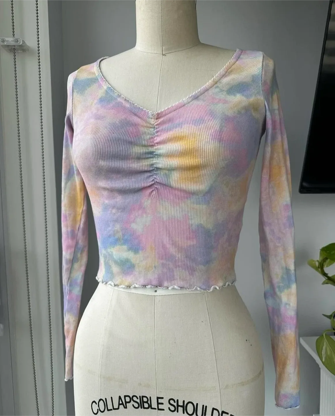 Monki tie dye shirt size Xs thumbnail