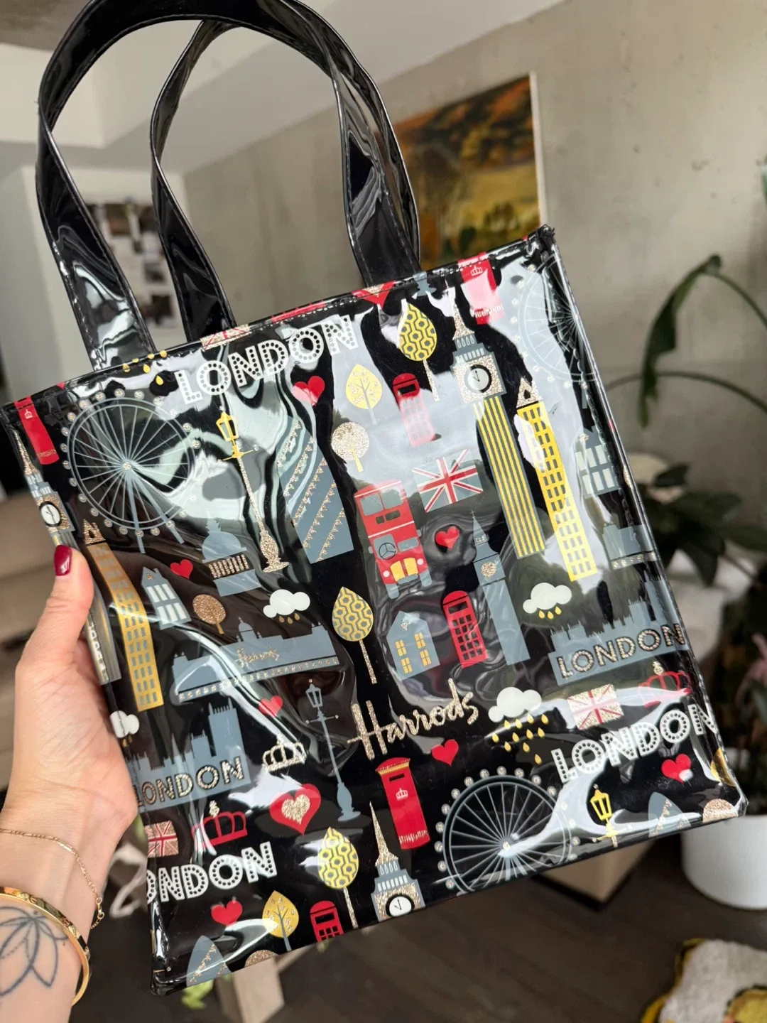 Harrods London Print Tote Bag - Black thumbnail