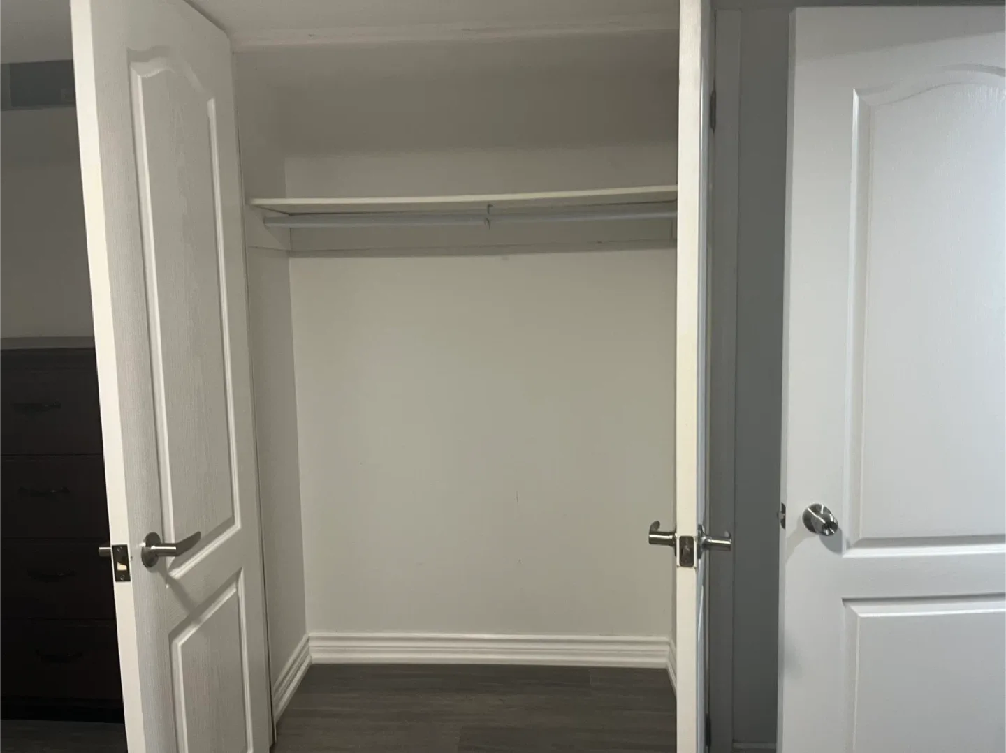 Basement room for rent image indicator(2)