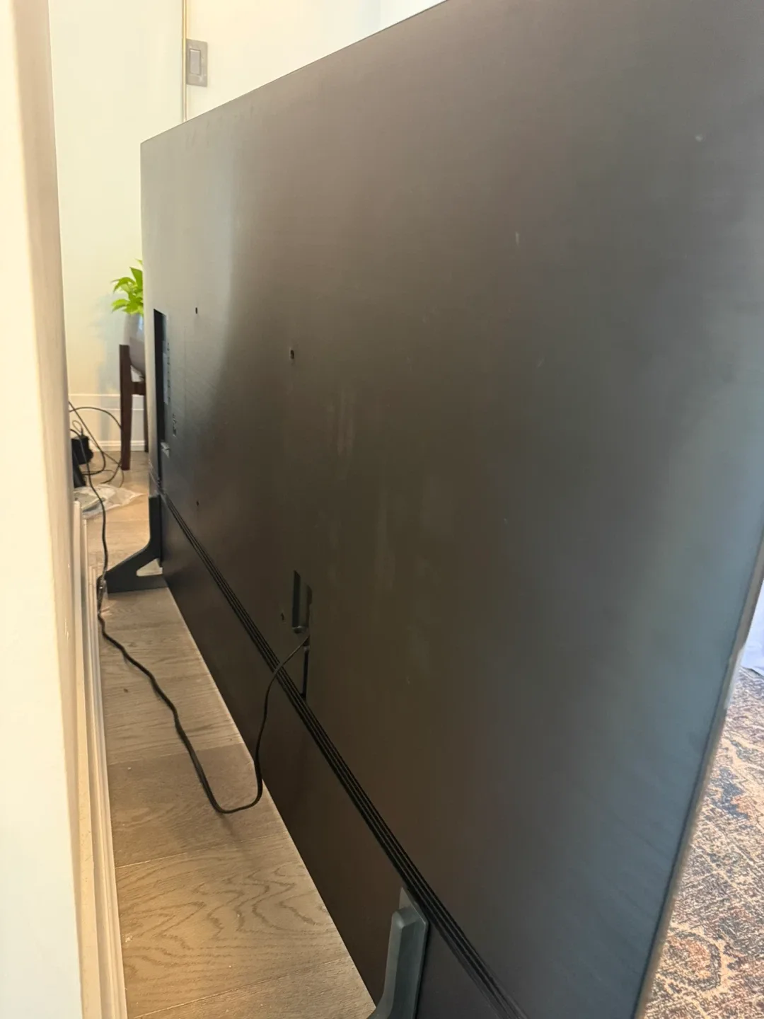 65” Samsung 4K Smart QLED TV image indicator(5)