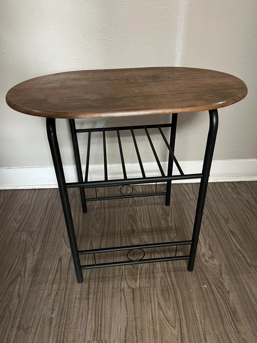 Small Round Wood Top Table - photo 4