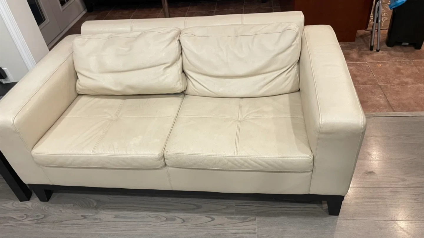 🛋️ Sofa Set for Sale image indicator(2)