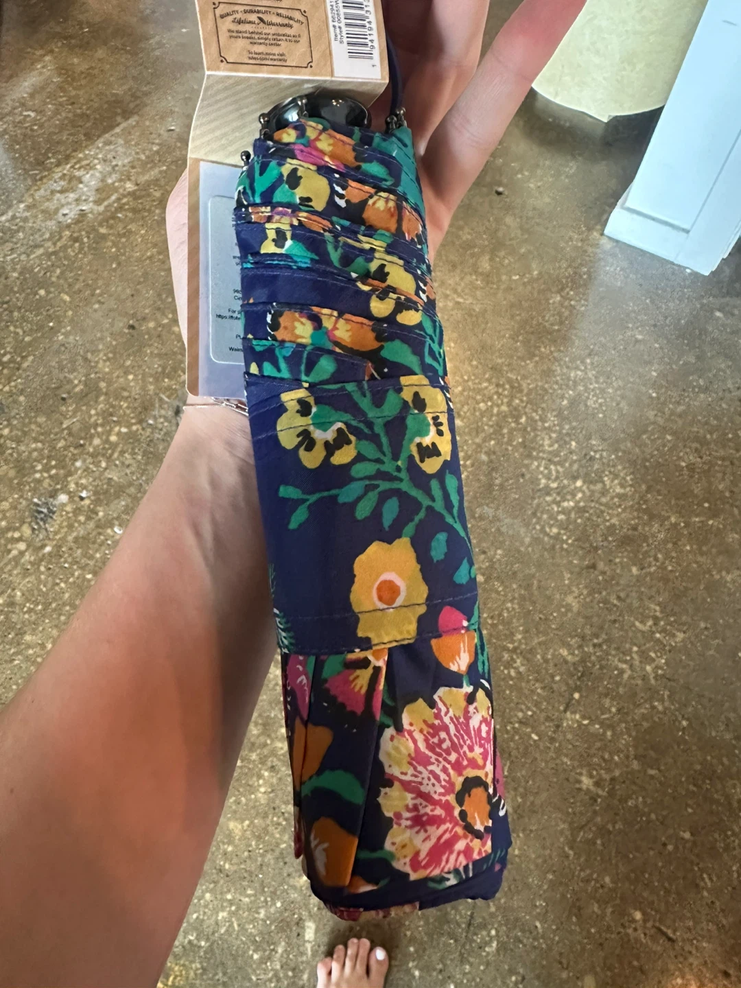 FREE Totes Eco-Friendly Floral Umbrella - photo 3