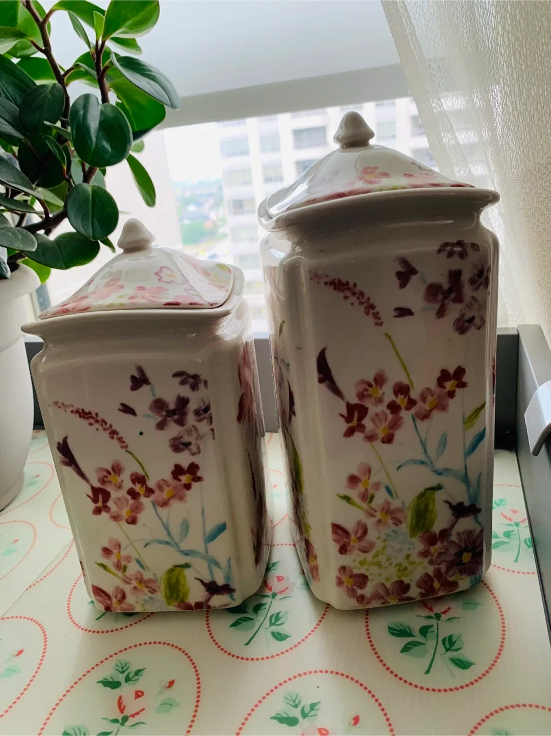 Floral Ceramic Canister Set image indicator(6)