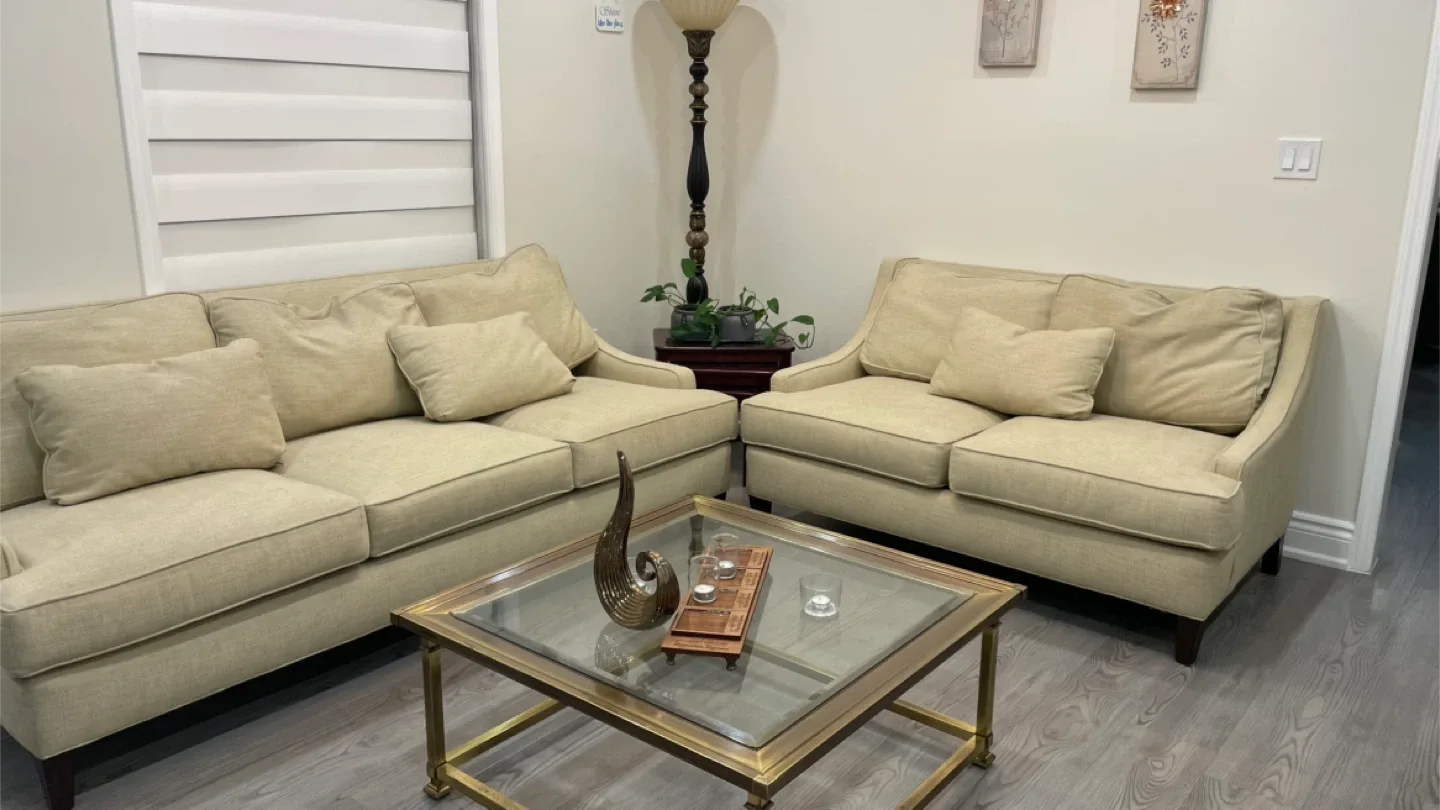 Elegant Living Room Set in Great Condition – For Sale! image indicator(3)