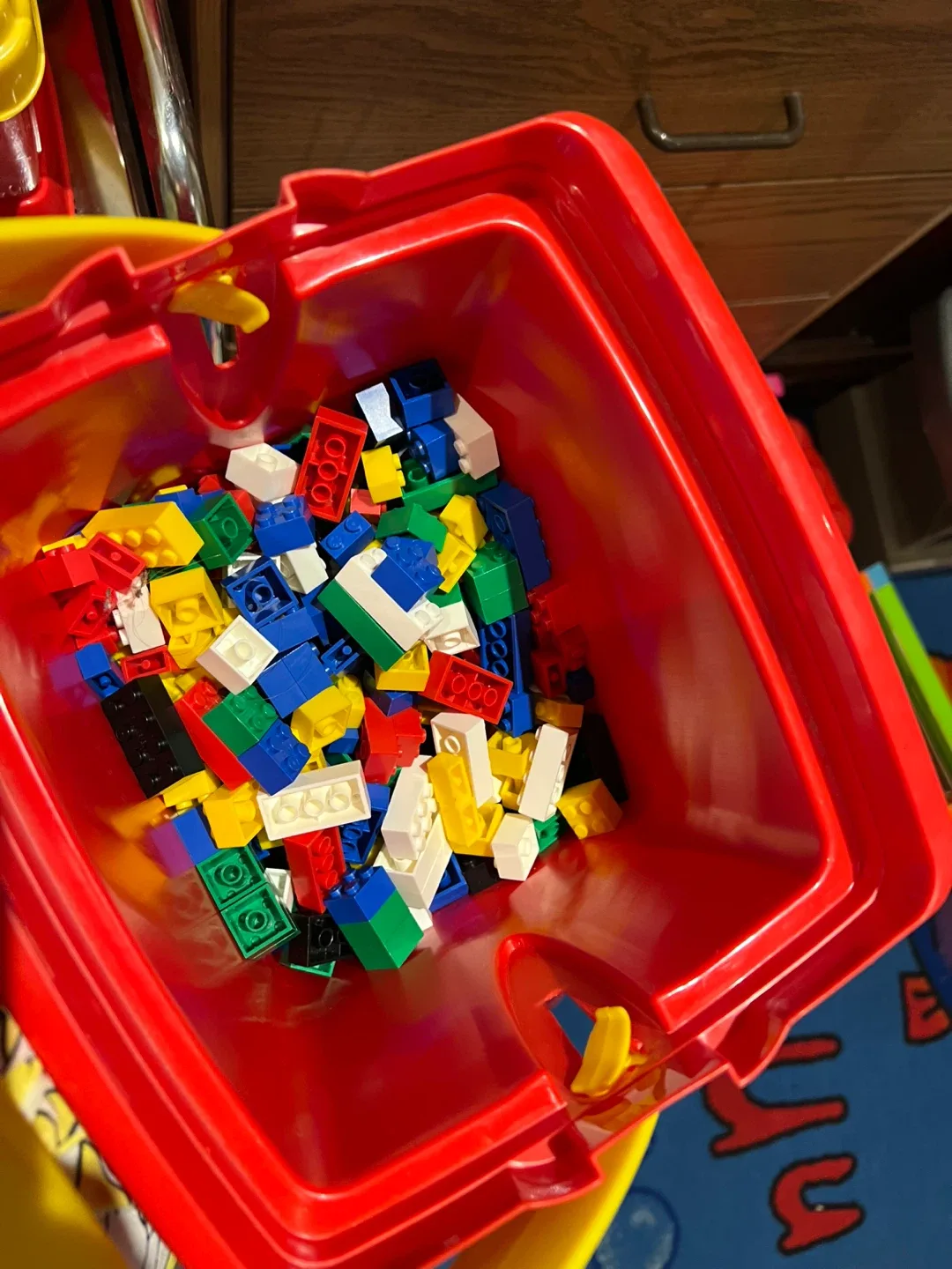 Mega Bloks 500 Pieces in Red Bucket image indicator(2)