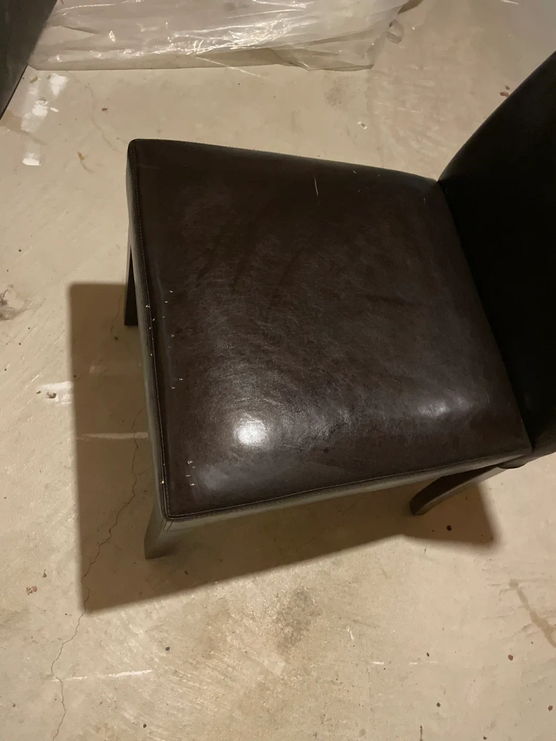 Elegant Dining Table Set - for sale image indicator(5)