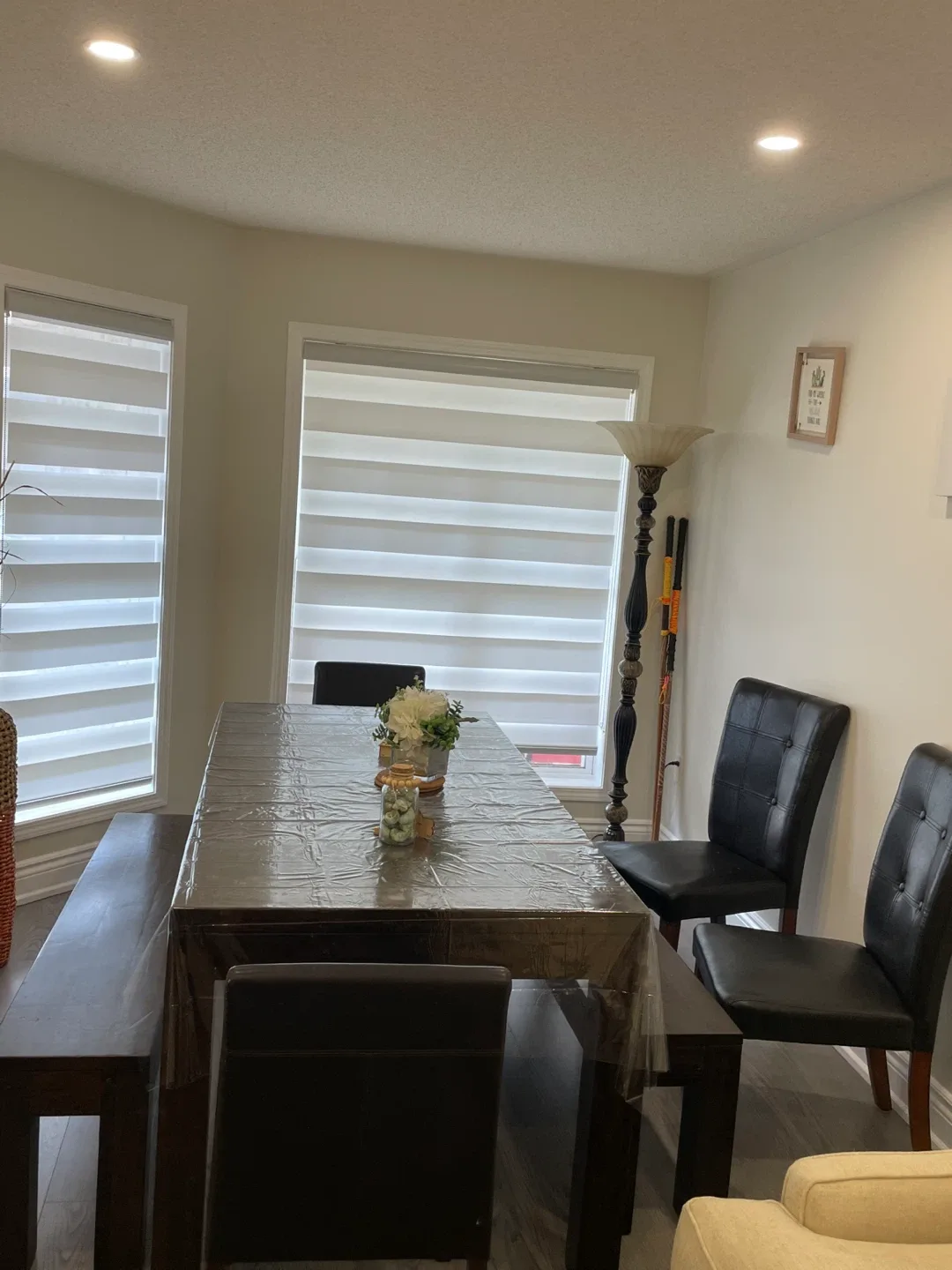 Elegant Dining Table Set - for sale image indicator(4)