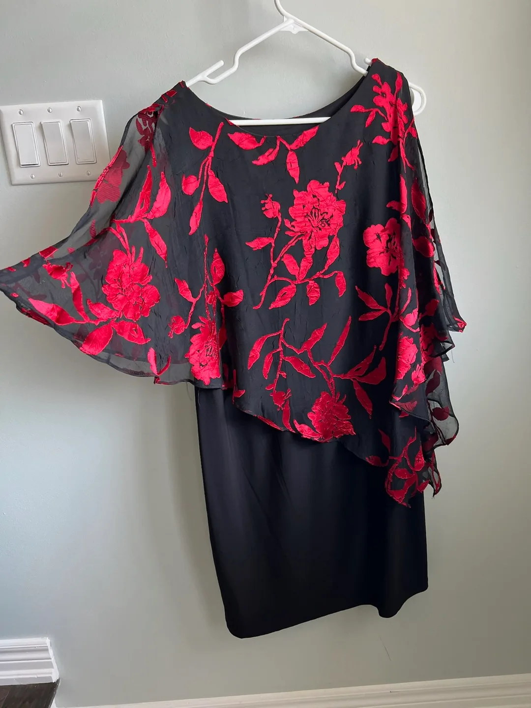 BRAND NEW! Formal Dress image indicator(4)