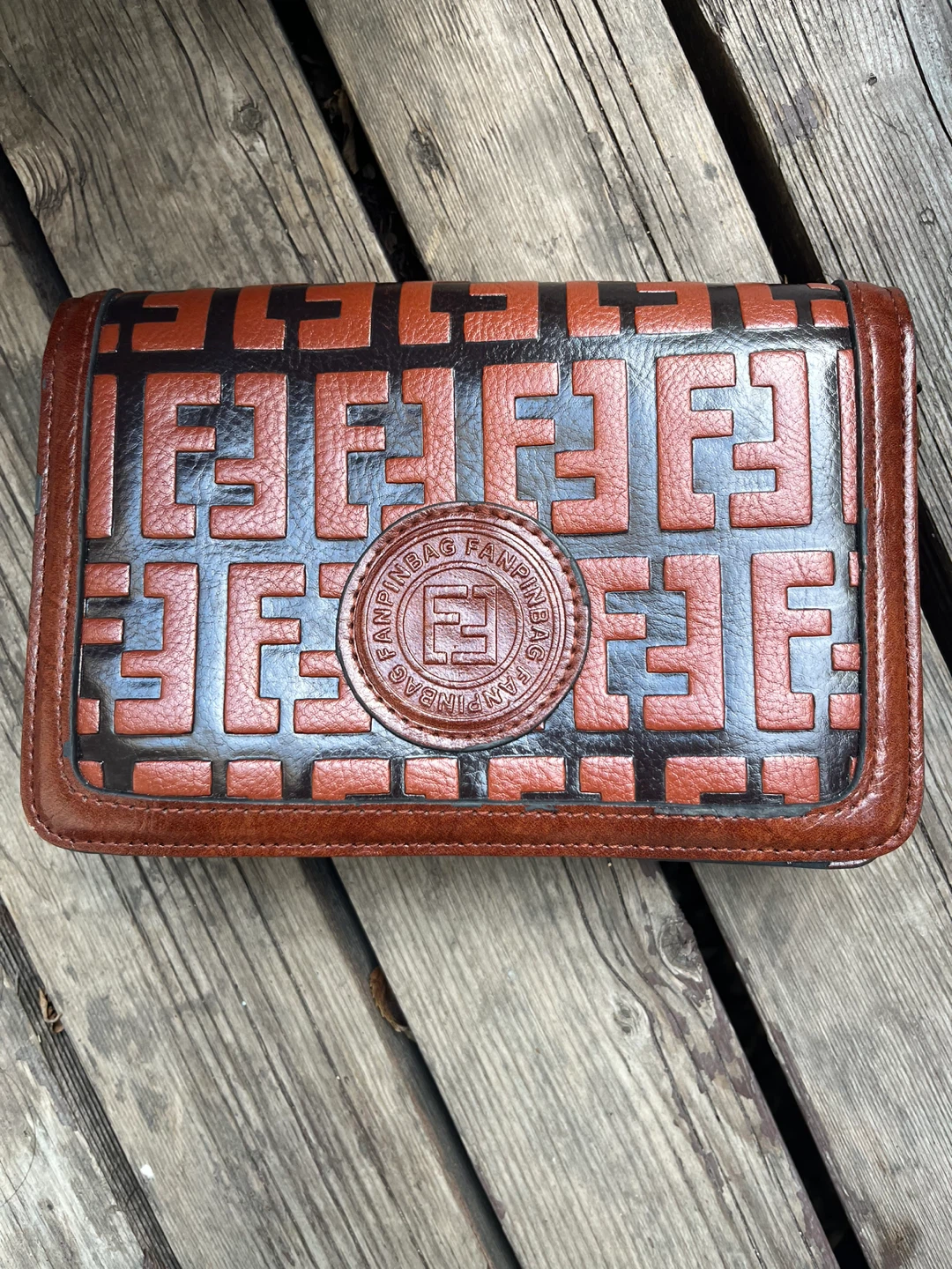 Fanpinbag Brown Clutch