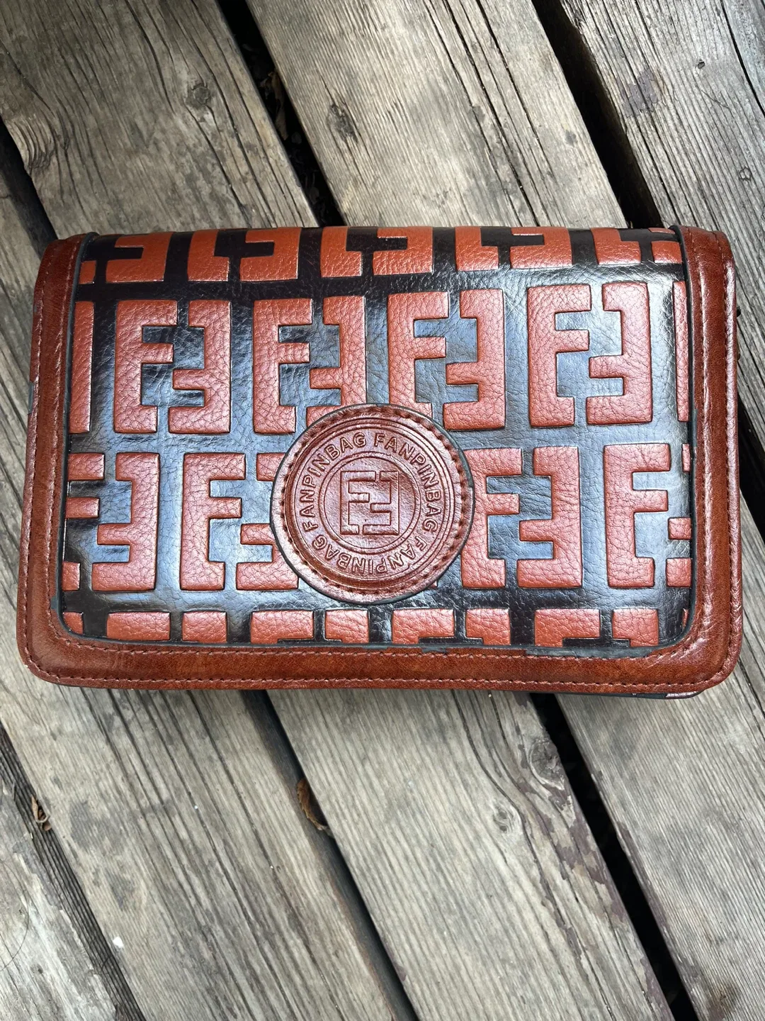 Fanpinbag Brown Clutch