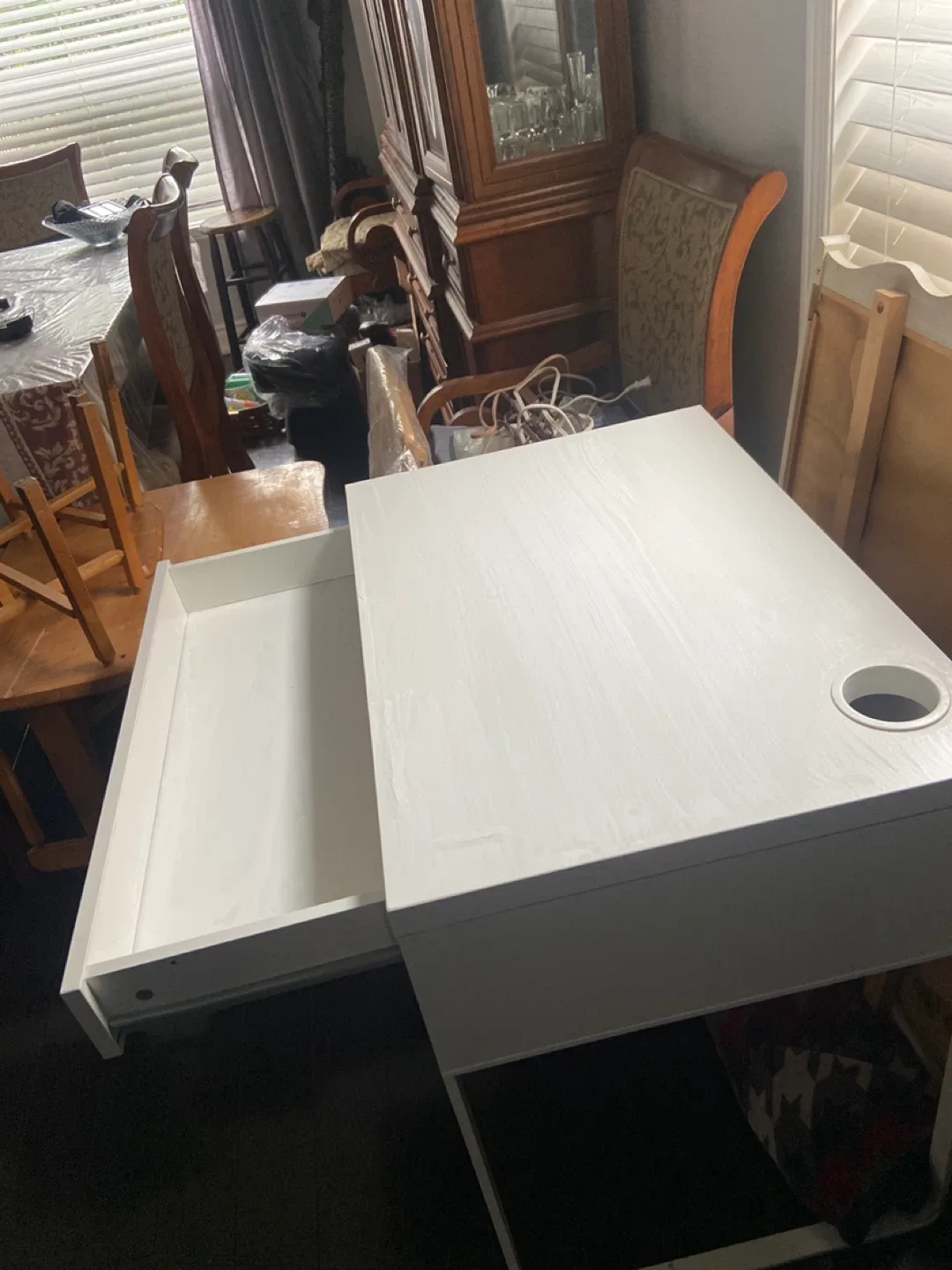 White Desk with Cable Hole and mirror image indicator(4)