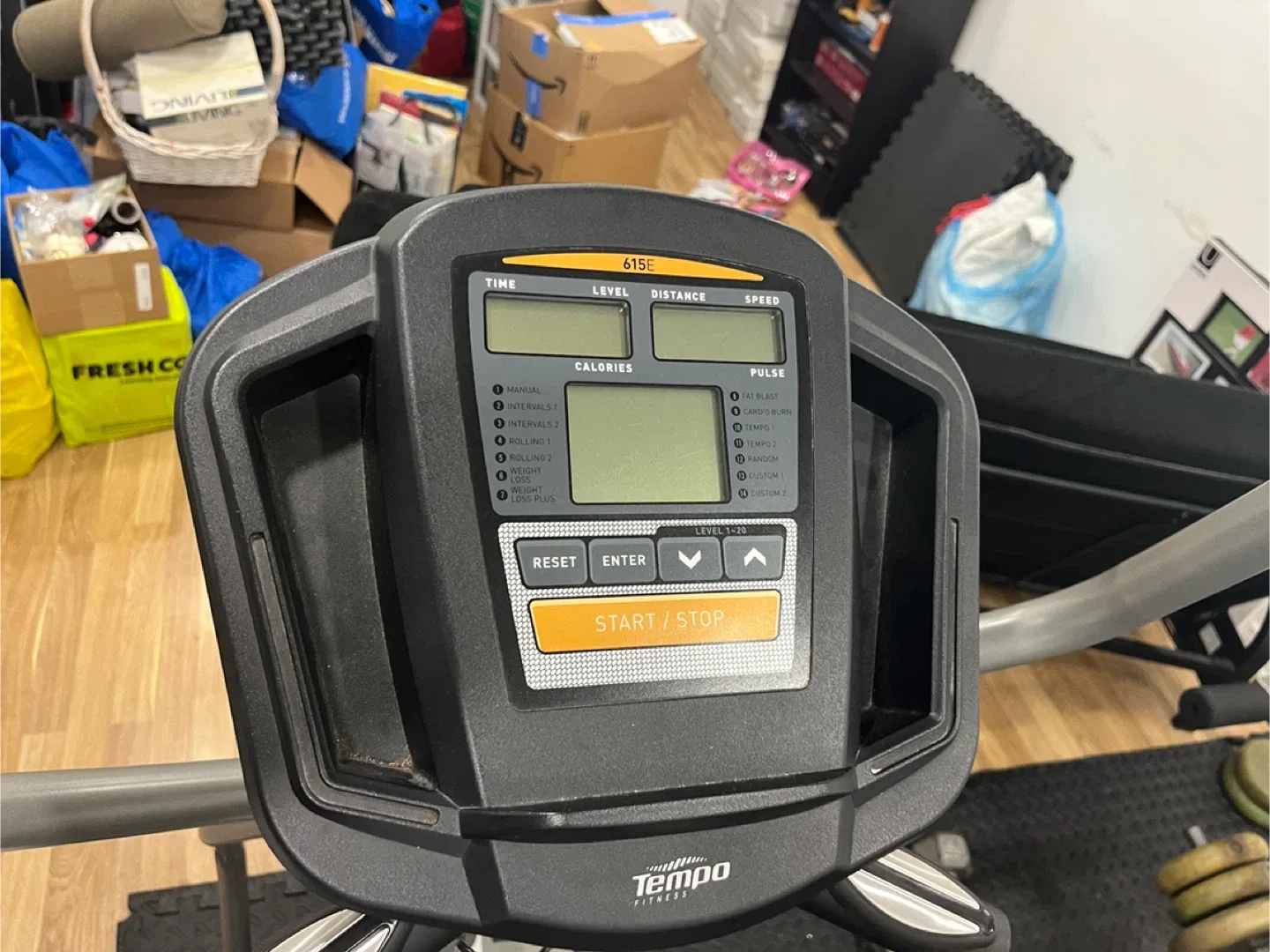 Gold's Gym XR 6.1 Weight Bench & Eliptical image indicator(6)