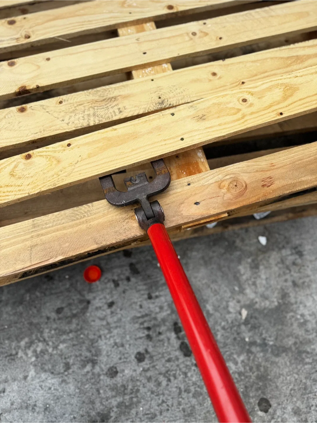 Crescent Pallet Buster Deck Removal Tool image indicator(3)