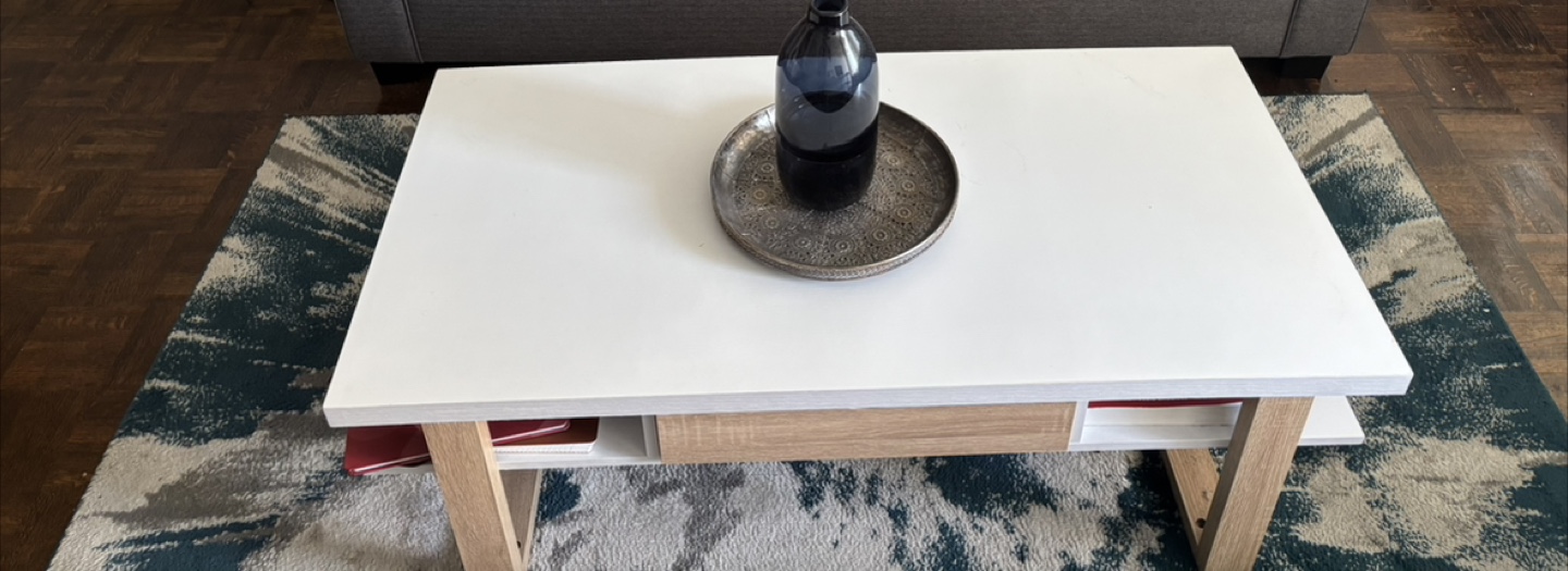 White & Wood Coffee Table plus area rug - photo 2