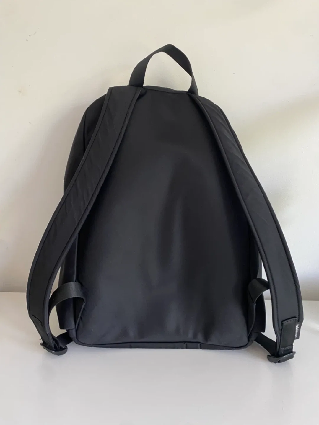 Lululemon Black Everywhere Backpack image indicator(2)