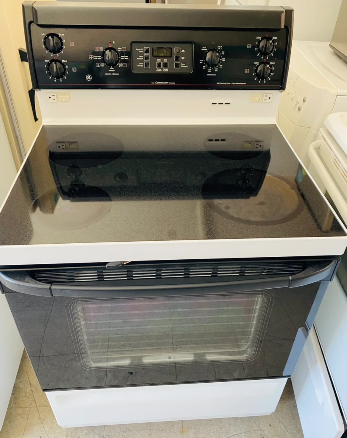 GE Smooth-Top Range thumbnail