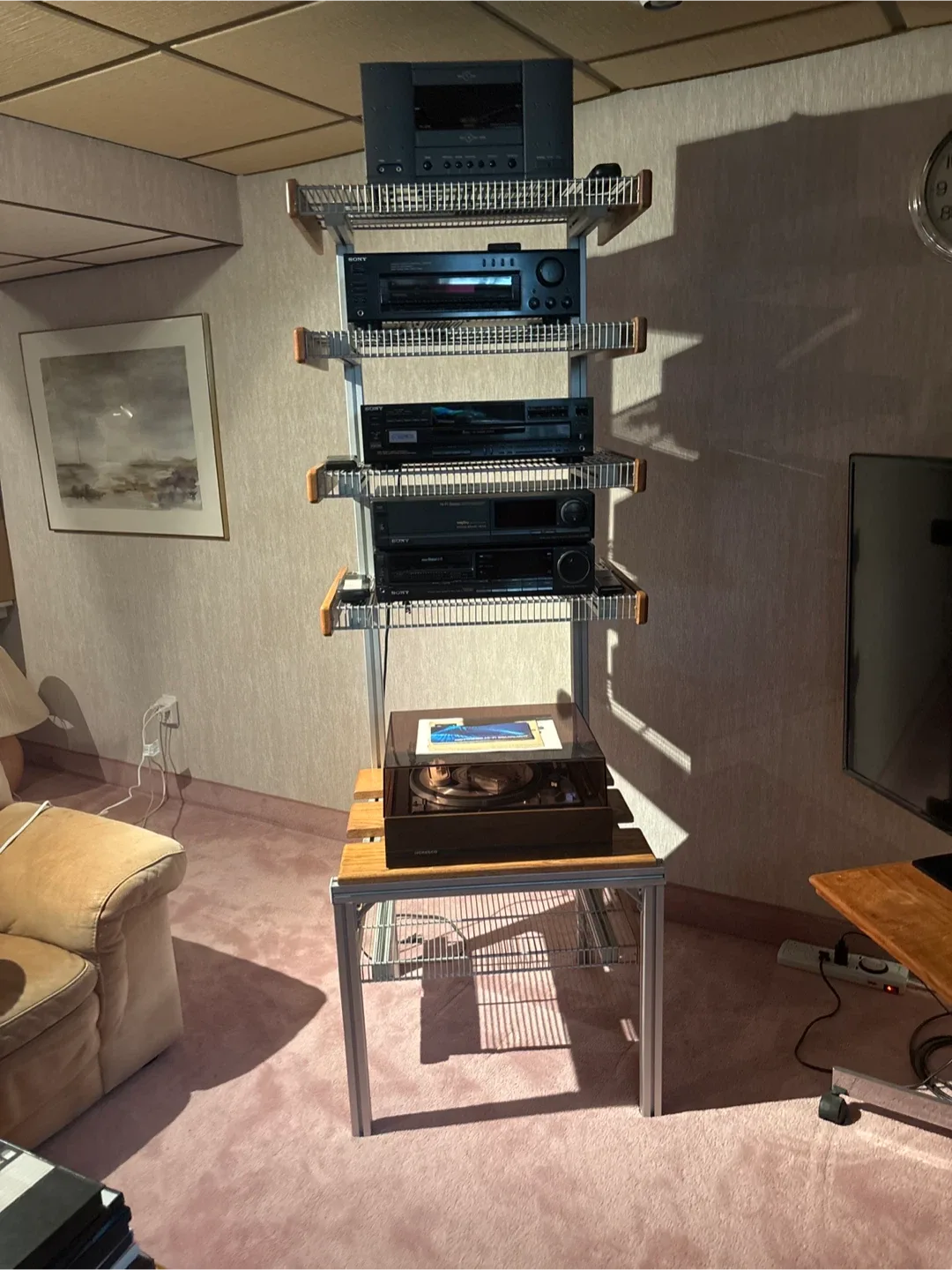 Audio/Video Equipment Rack image indicator(2)