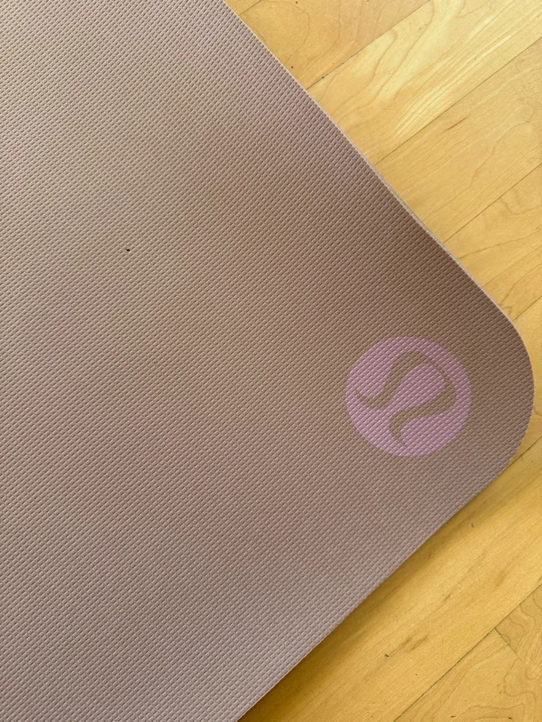 Lululemon Yoga Mat for Sale 🧘‍♀️✨ image indicator(2)