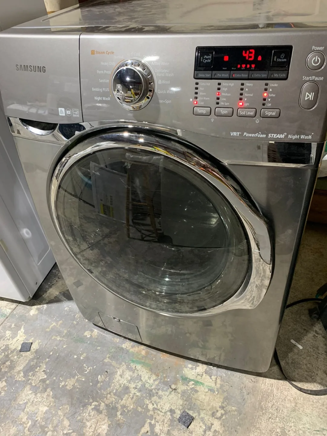 Samsung 27 inch Washer sale!!! thumbnail
