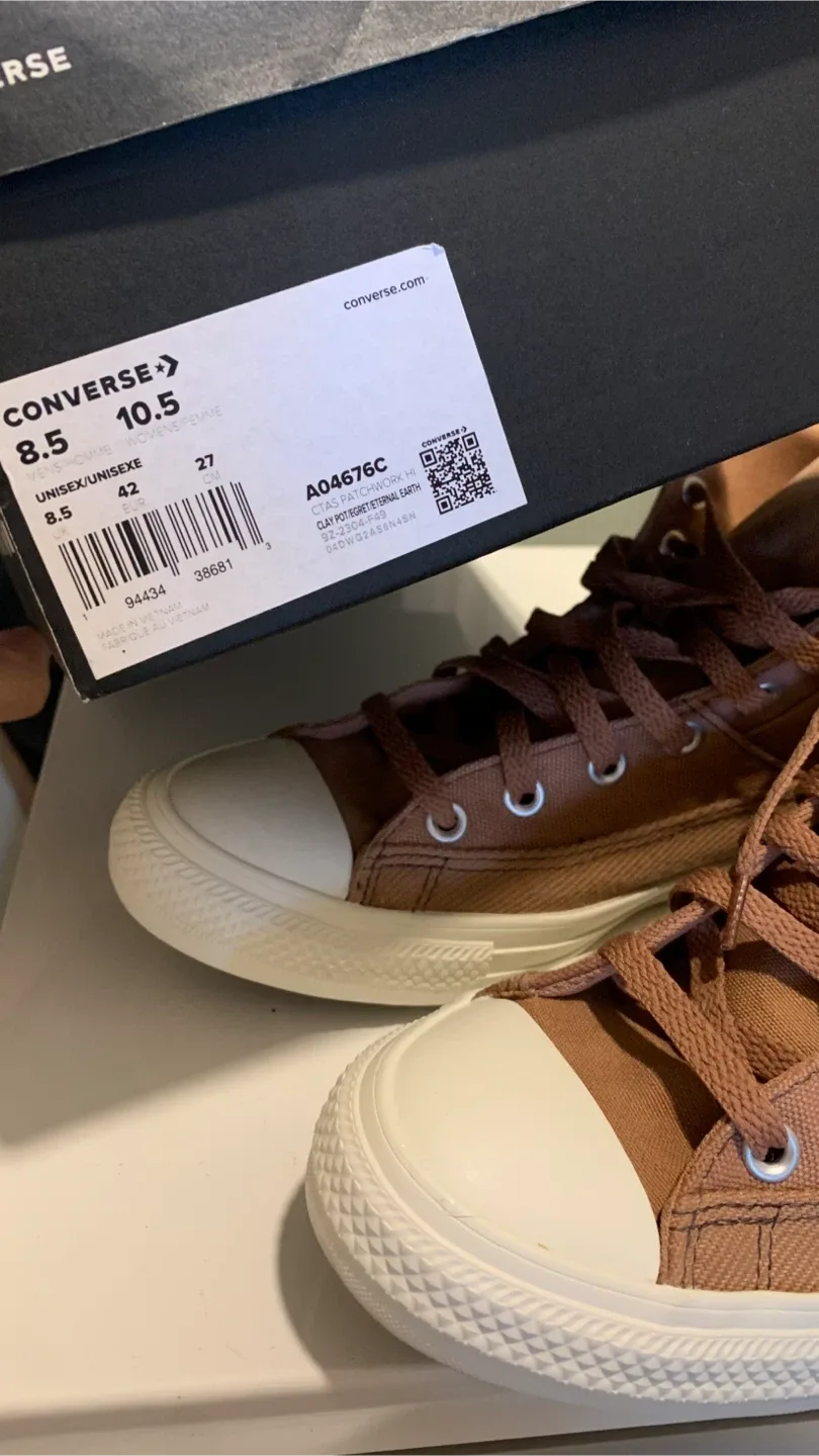 Unisex Converse Clay Sneakers image indicator(2)