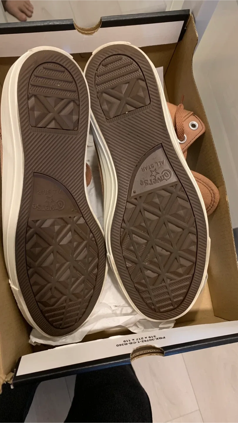 Unisex Converse Clay Sneakers image indicator(4)