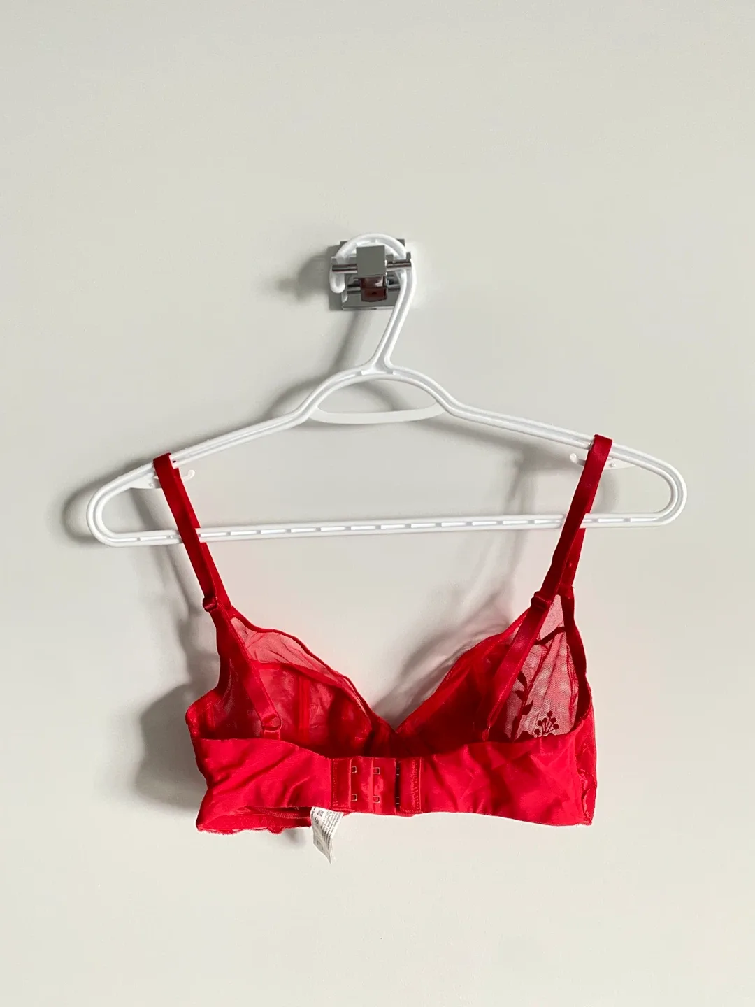 Brand NEW Triumph Red Mesh Embroidered Bra image indicator(4)